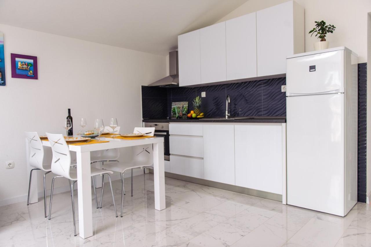 Apartman Sunny Vacay Каштела Экстерьер фото