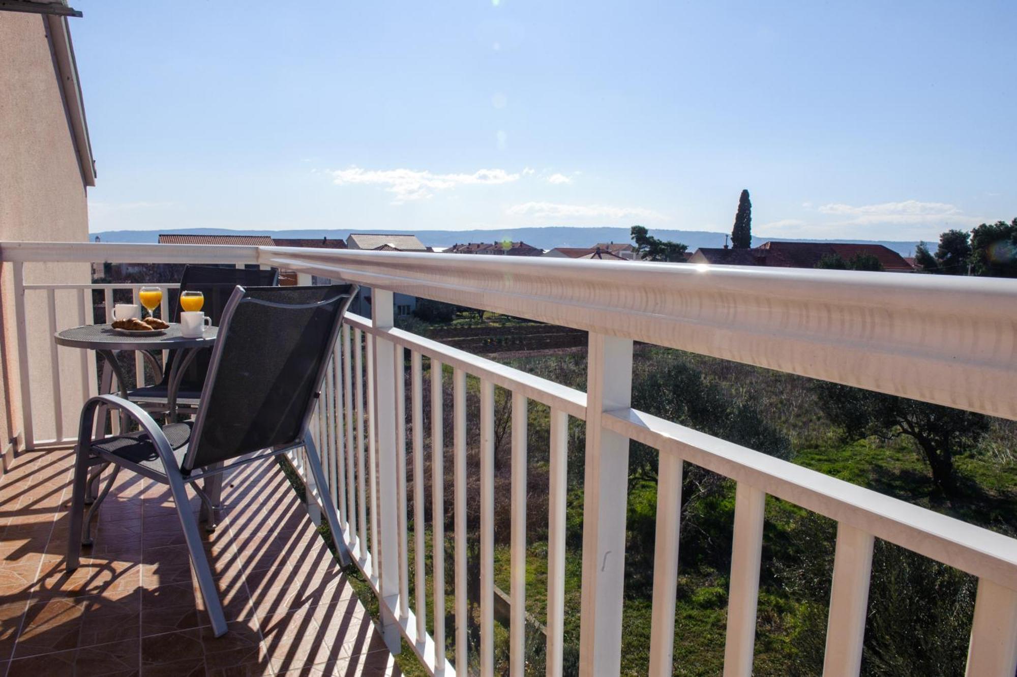 Apartman Sunny Vacay Каштела Экстерьер фото